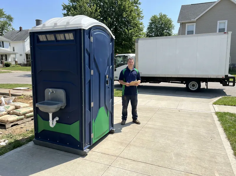Deluxe Flushing Restroom Rental in Cleveland, OH